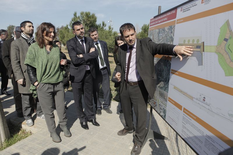 Mercè Conesa i Santi Vila, a la visita d'obres. FOTO: Artur Ribera Mercè Conesa i Santi Vila, a la visita d'obres. FOTO: Artur Ribera