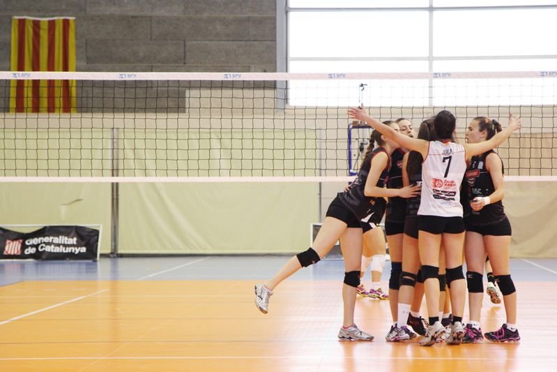 Celebració d'un punt del CV Sant Cugat. FOTO: Lali Puig Celebració d'un punt del CV Sant Cugat. FOTO: Lali Puig