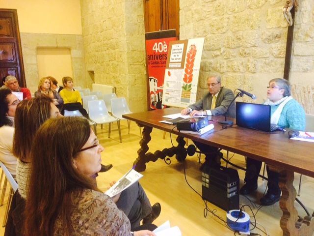 El voluntari Rafa Gòmez i Amèlia de Juan han fet la presentació. FOTO: Àgata Guinó