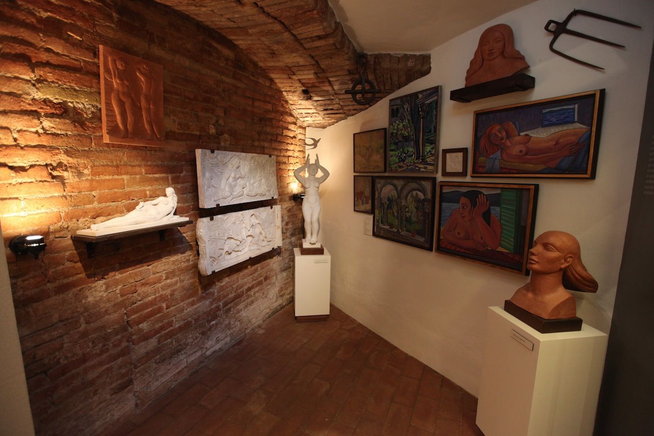 El soterrani de Cal Gerrer recull obres inèdites de ceràmica elaborada per la familia Arpí  FOTO: Lali Puig