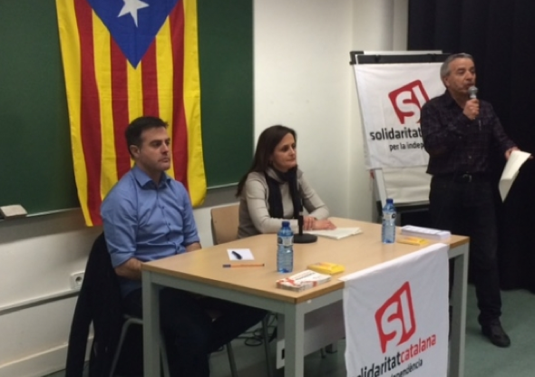 Maria Rosa Comellas, al centre, es presenta per segona vegada a l'alcaldia. 