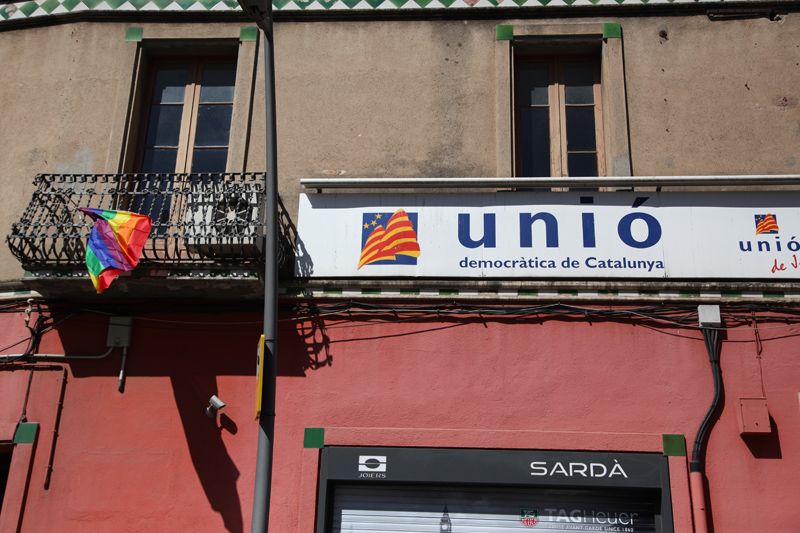 La seu d'Uni&oacute; al carrer de Francesc Moragas. FOTO: Lali Puig