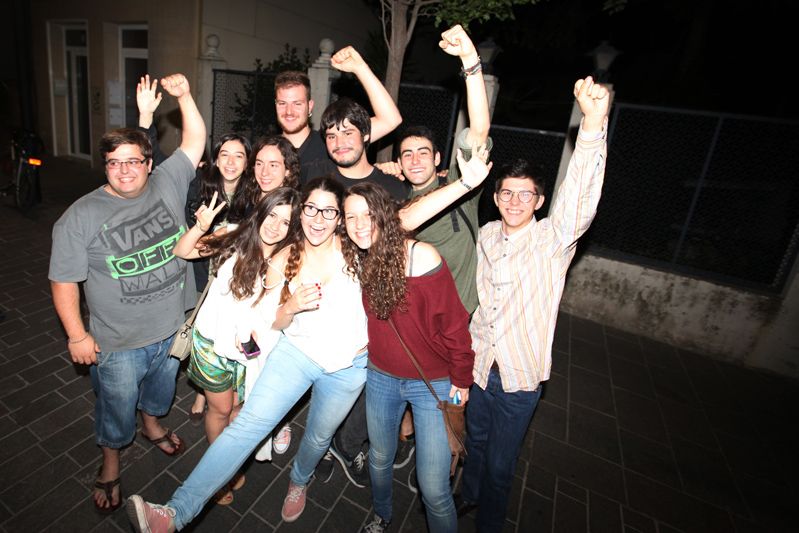 Celebrant l'entrada de les JERC al ple. FOTO: Lali Puig