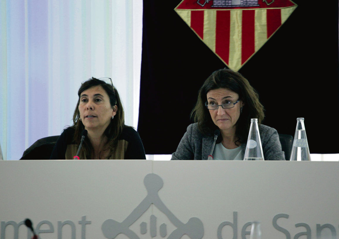 Cristina Paraira (UDC) i Mercè Conesa (CDC) són les número 2 i 1 de l'equip de govern de Sant Cugat. FOTO: Artur Ribera