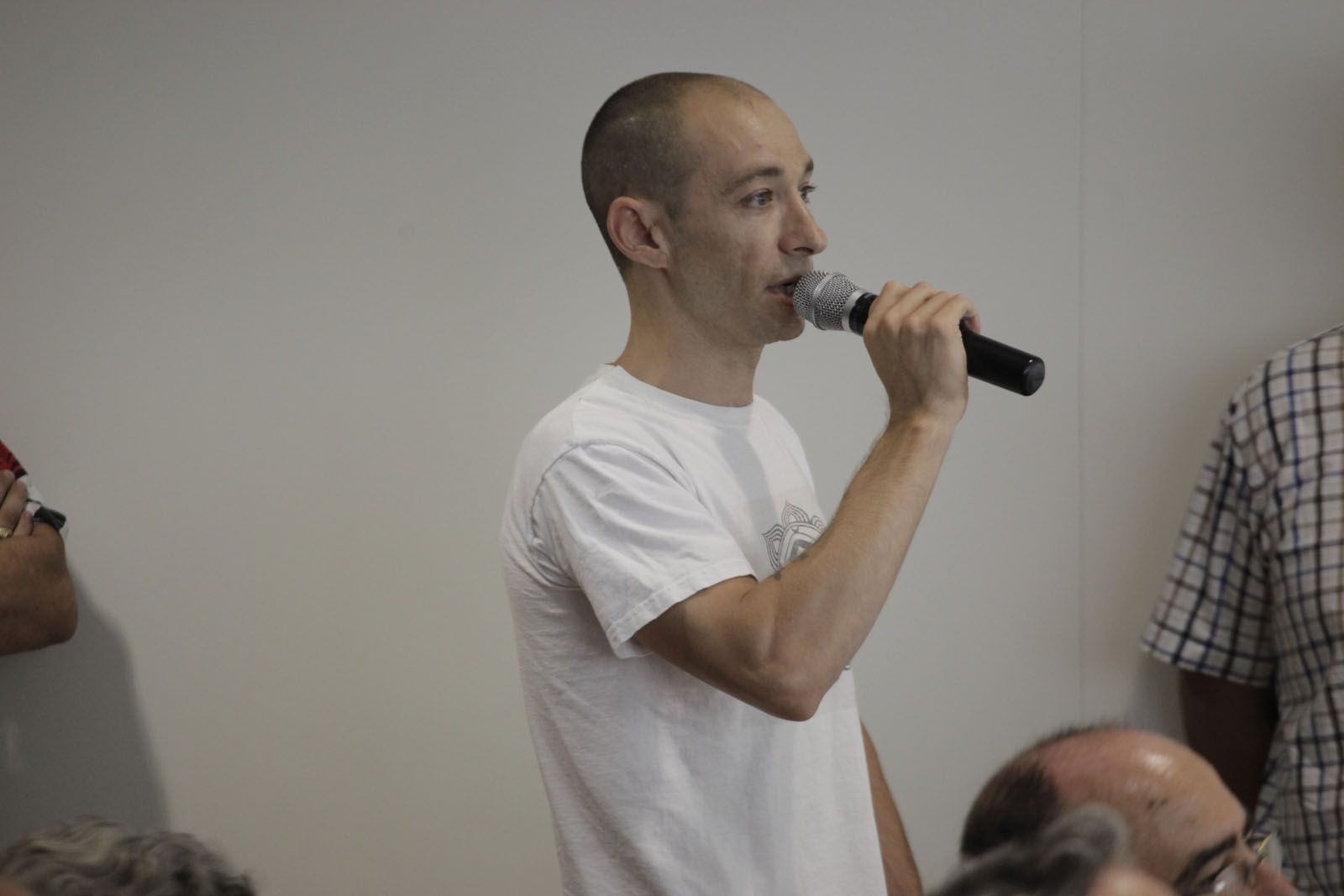 Àngel Benito durant la seva intervenció.  FOTO: Artur Ribera