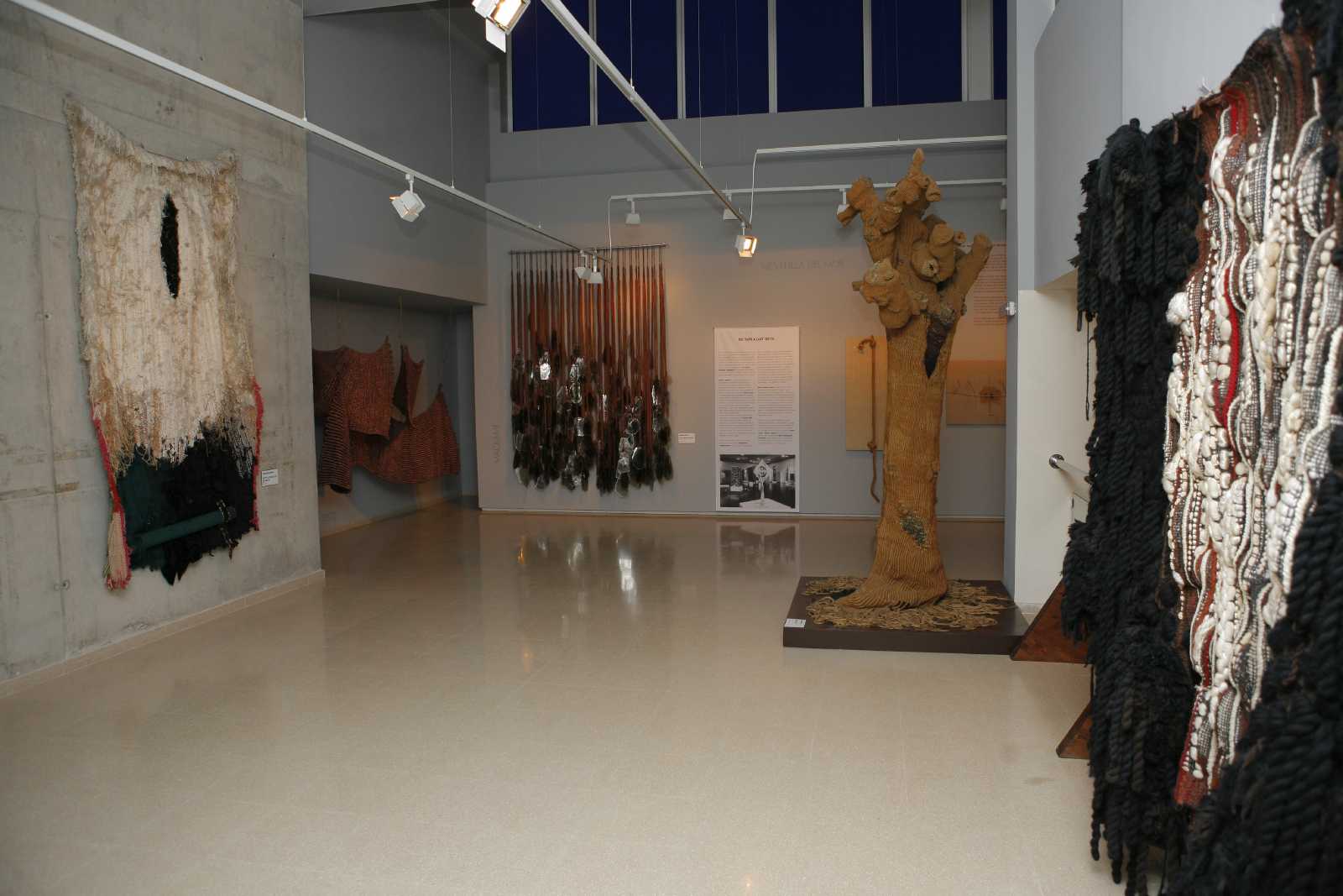 L'art t&egrave;xtil &eacute;s el protagonista del Museu del Tap&iacute;s Contemporani. FOTO: artur Ribera