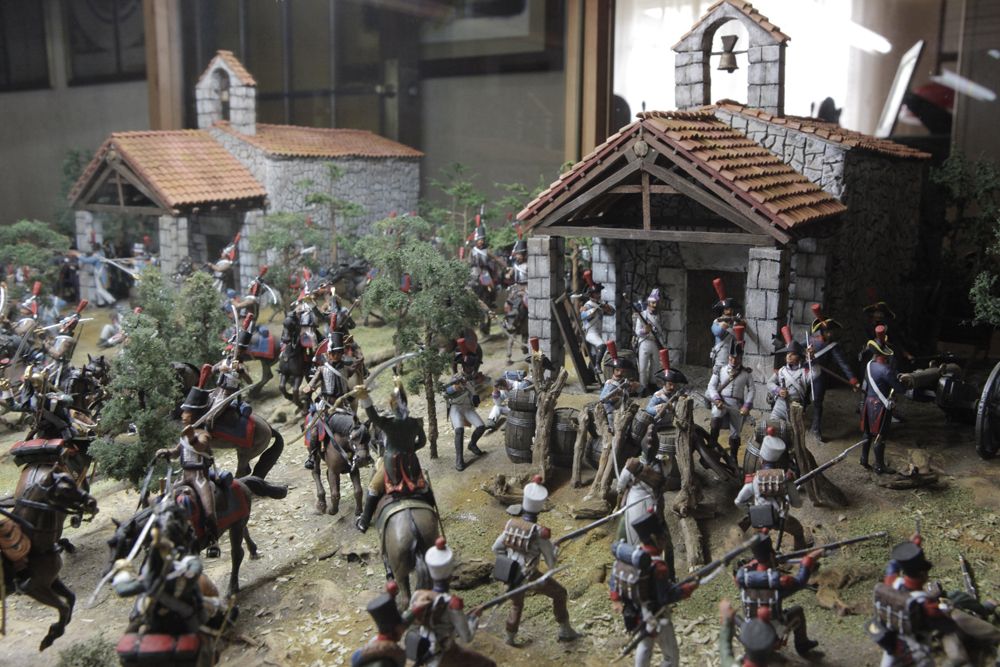 El col·leccionista santcugatenc Joan Rovira va fer construir uns diorames sobre la batalla basant-se en gravats i dibuixos de l’època. FOTO: Artur Ribera