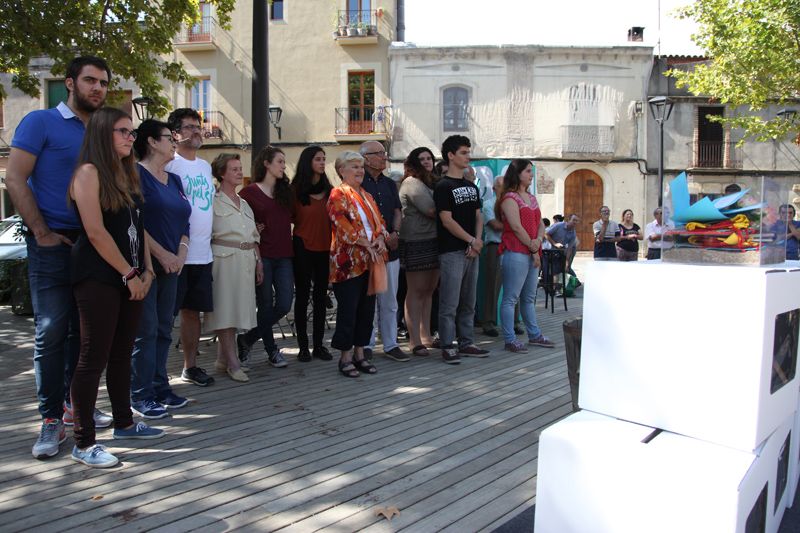 Joves i grans han mostrat els seus desitjos per comen&ccedil;ar l'acte. FOTO: Lali Puig