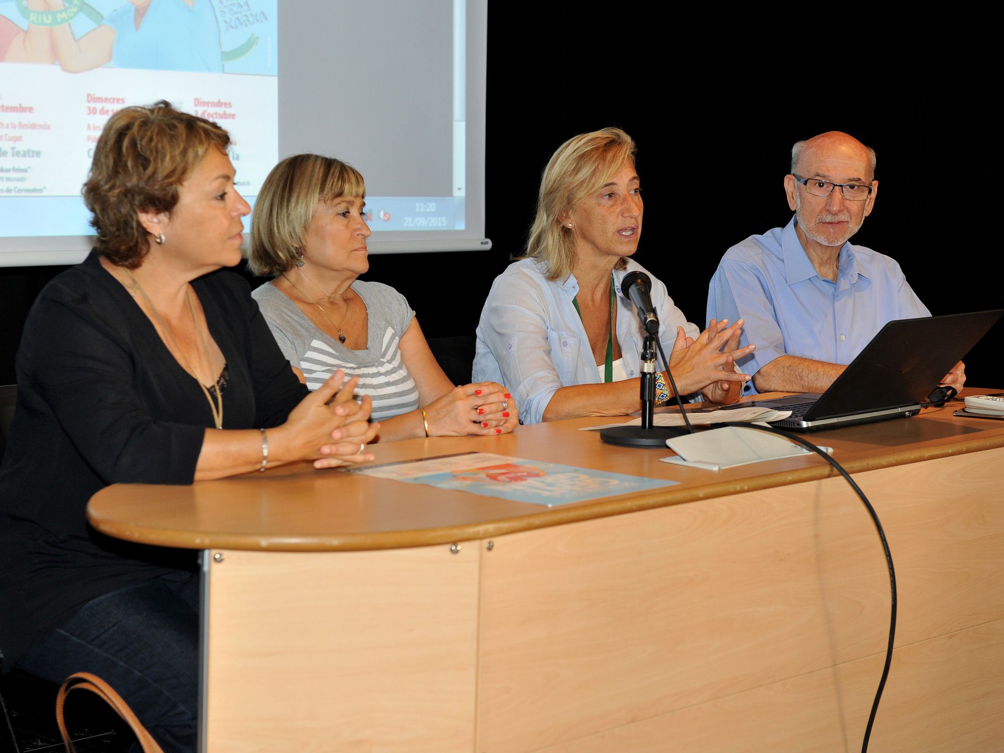 Pellicer, tercera per l'esquerra, a la presentaci&oacute; de les activitats de la Setmana de la Gent Gran. FOTO: Arxiu