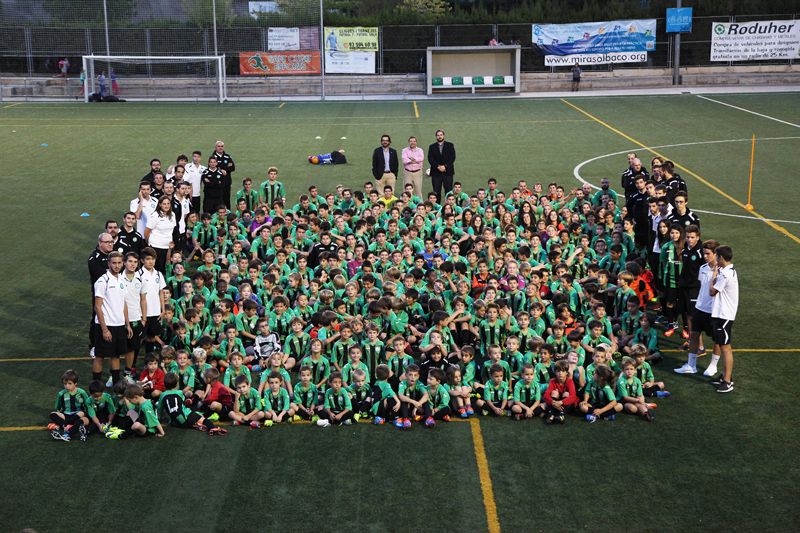 Foto de família del CFU Mira-sol Baco. FOTO: Lali Puig