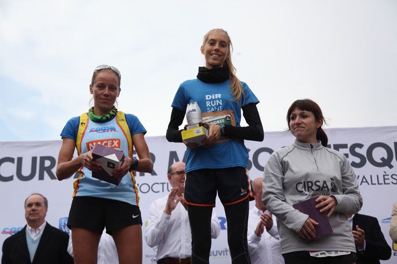 Podi de la prova dels 5 quil&ograve;metres en la categoria femenina. FOTO: Lali Puig