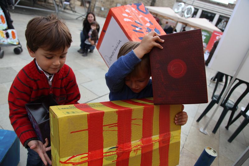 Les entitats han mostrat la seva feina a la ciutat. FOTO: Lali Puig