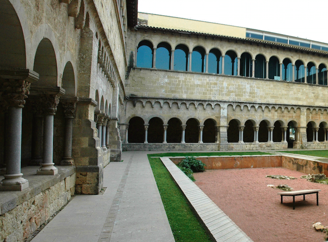 Els monjos vivien al claustre. FOTO: Artur Ribera Els monjos vivien al claustre. FOTO: Artur Ribera