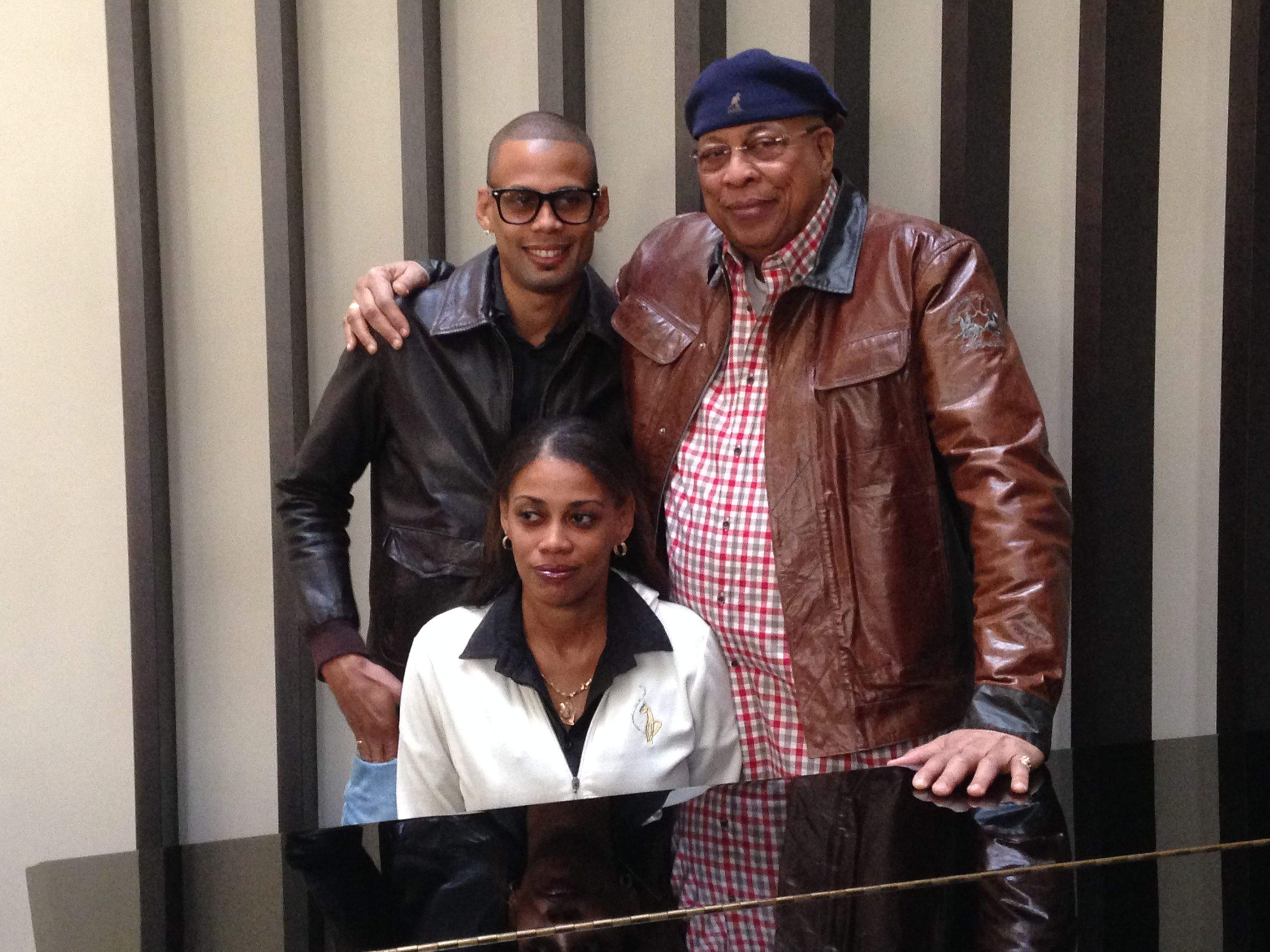 Chucho Vald&eacute;s amb els seus fills. FOTO: C. Caball&eacute;