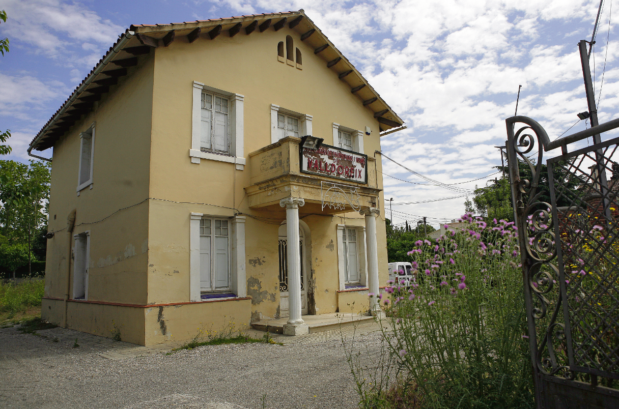 Seu de l'associació de Propietaris de Valldoreix, amb més de cent anys d'història, un dels elements destacats. FOTO: Artur Ribera