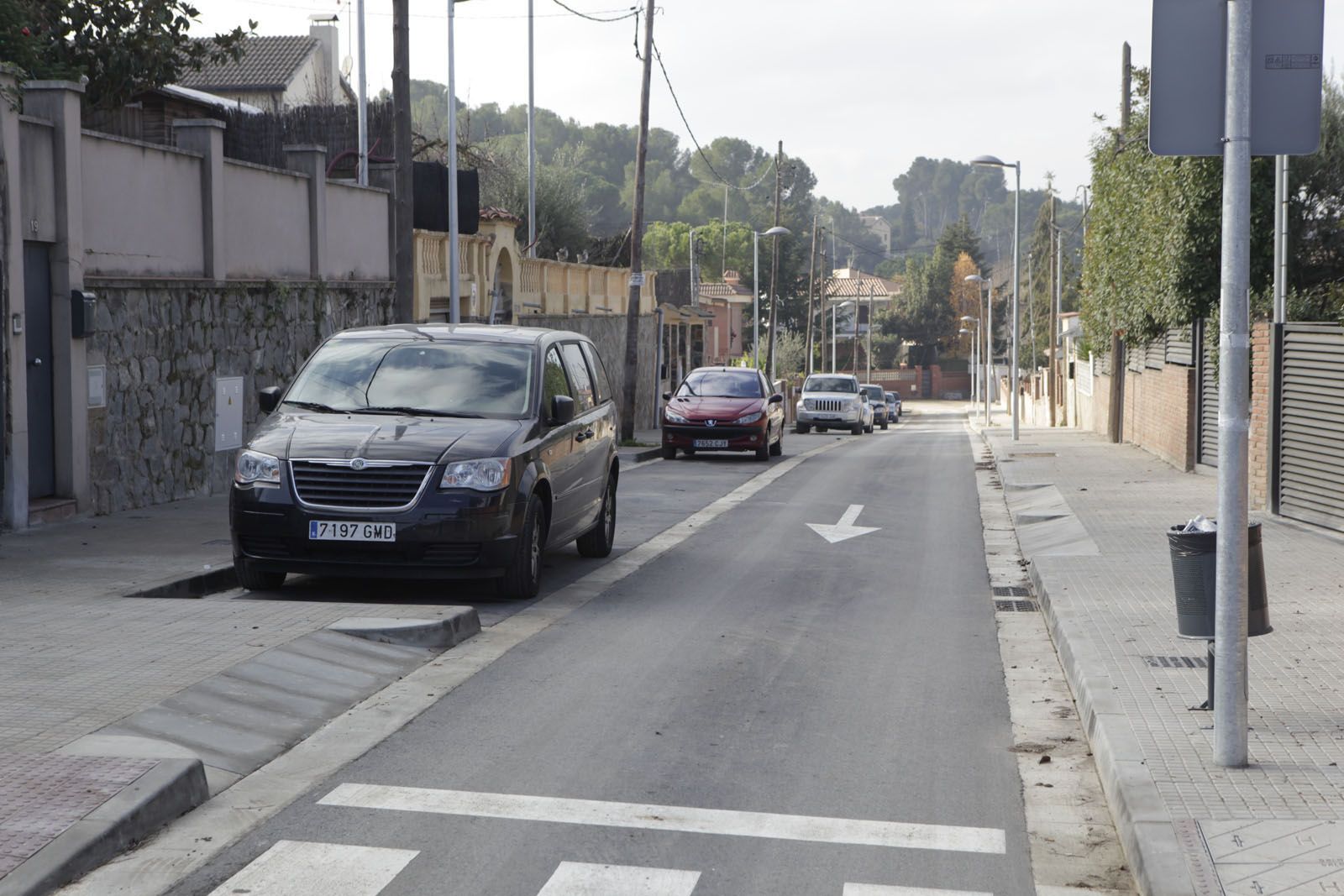 Els veïns no consideren que els cotxes correran més, perquè són estrets i només hi passen veïns. FOTO: Artur Ribera Els veïns no consideren que els cotxes correran més, perquè són estrets i només hi passen veïns. FOTO: Artur Ribera