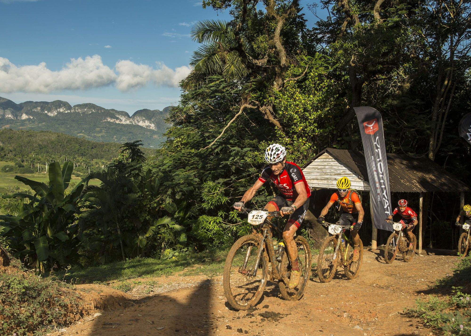 El santcugatenc ha estat quart classificat d'aquesta competició de BTT a Cuba. FOTO: Titan Tropic by Gaes / Cristian Casal El santcugatenc ha estat quart classificat d'aquesta competició de BTT a Cuba. FOTO: Titan Tropic by Gaes / Cristian Casal