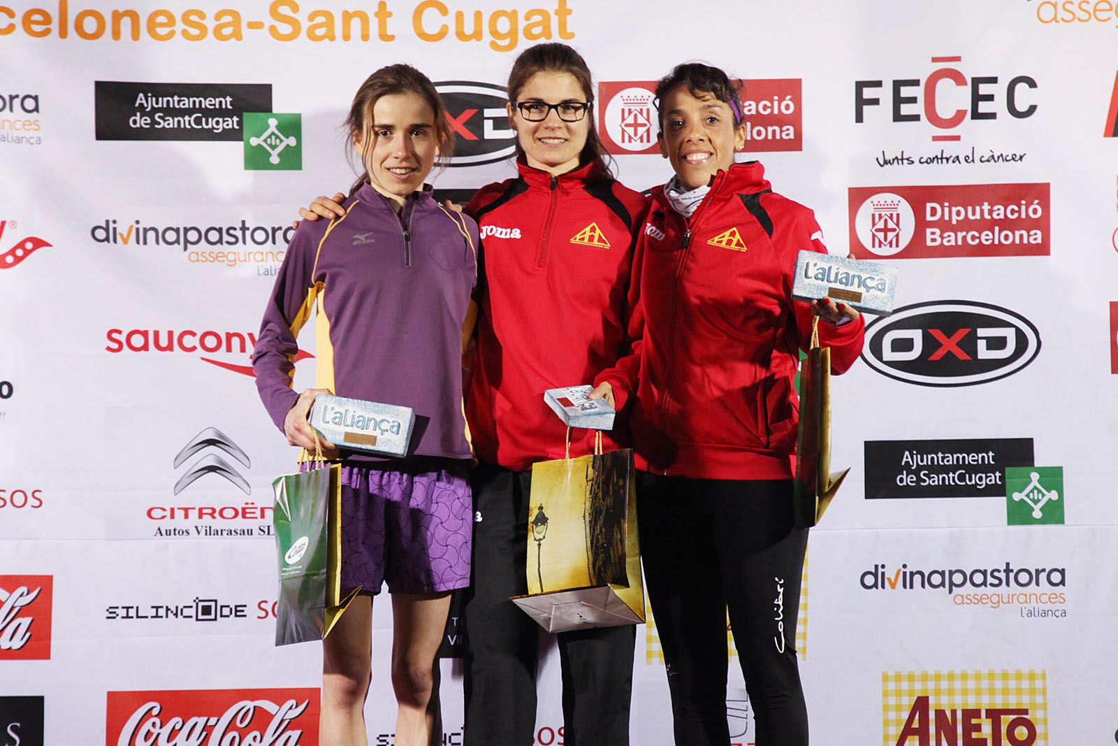 Carla Corbella, Bàrbara Ramon i Ouafaa Hamani, el podi absolut femení. FOTO: Lali Puig