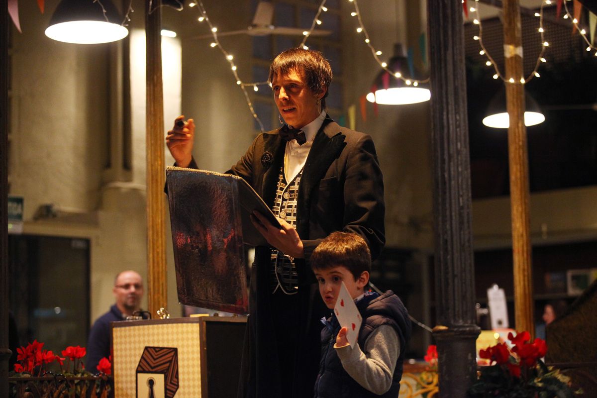 Un dissabte molt màgic per a totes les edats. FOTO: Lali Puig Un dissabte molt màgic per a totes les edats. FOTO: Lali Puig