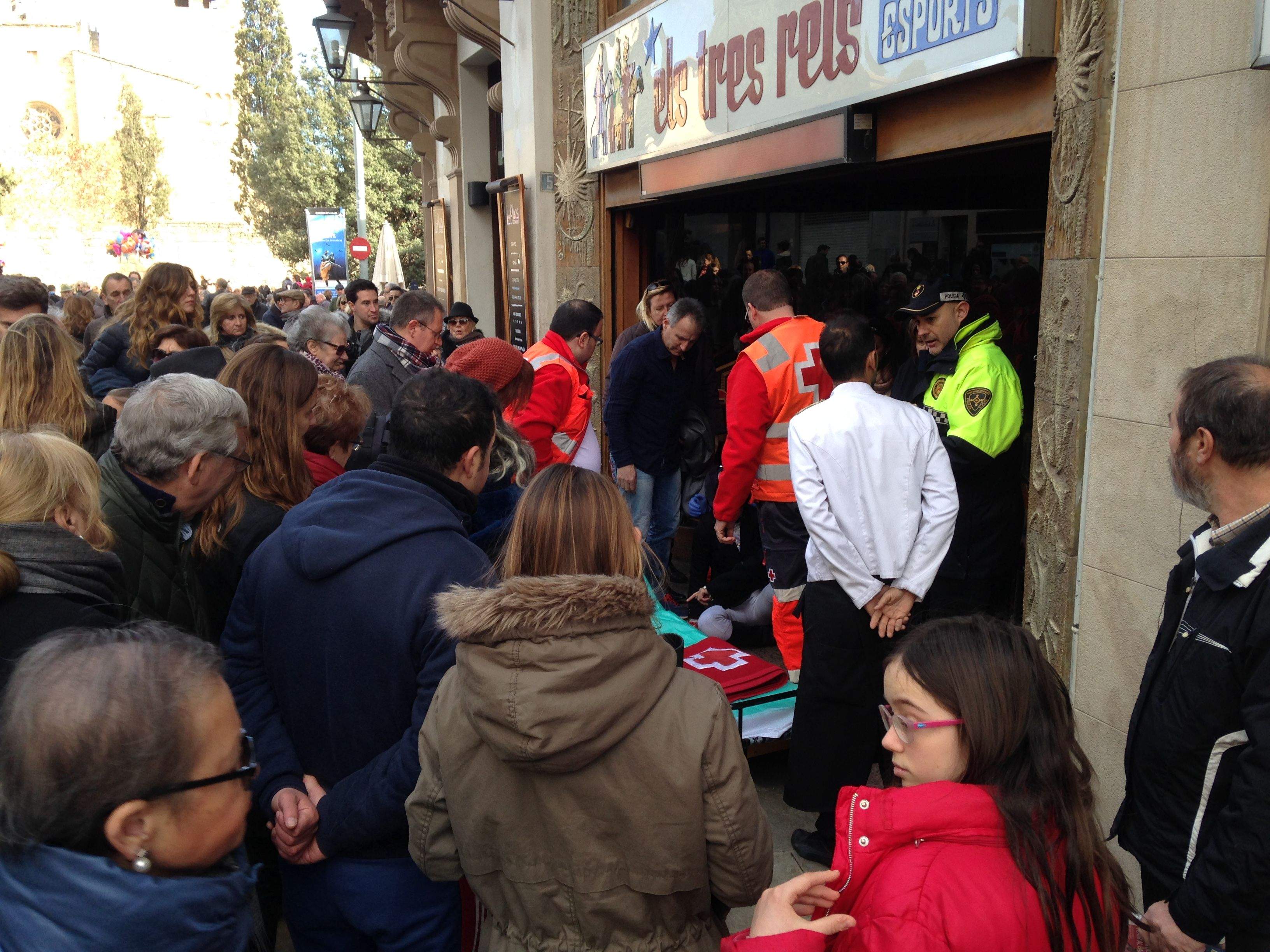 Moment en qu&egrave; la jove era atesa  FOTO: C. Caball&eacute;