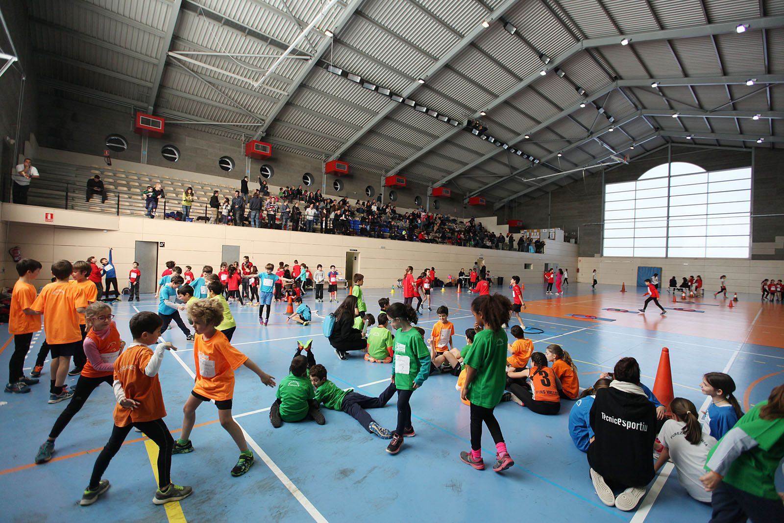 Hi han participat 11 escoles de Sant Cugat, amb uns 150 joves escolars de la ciutat d&rsquo;entre 2n i 6&egrave; de Prim&agrave;ria FOTO: Lali Puig