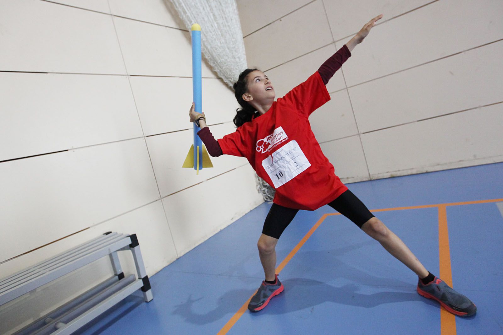 Una atleta en la prova de javelot FOTO: Lali Puig