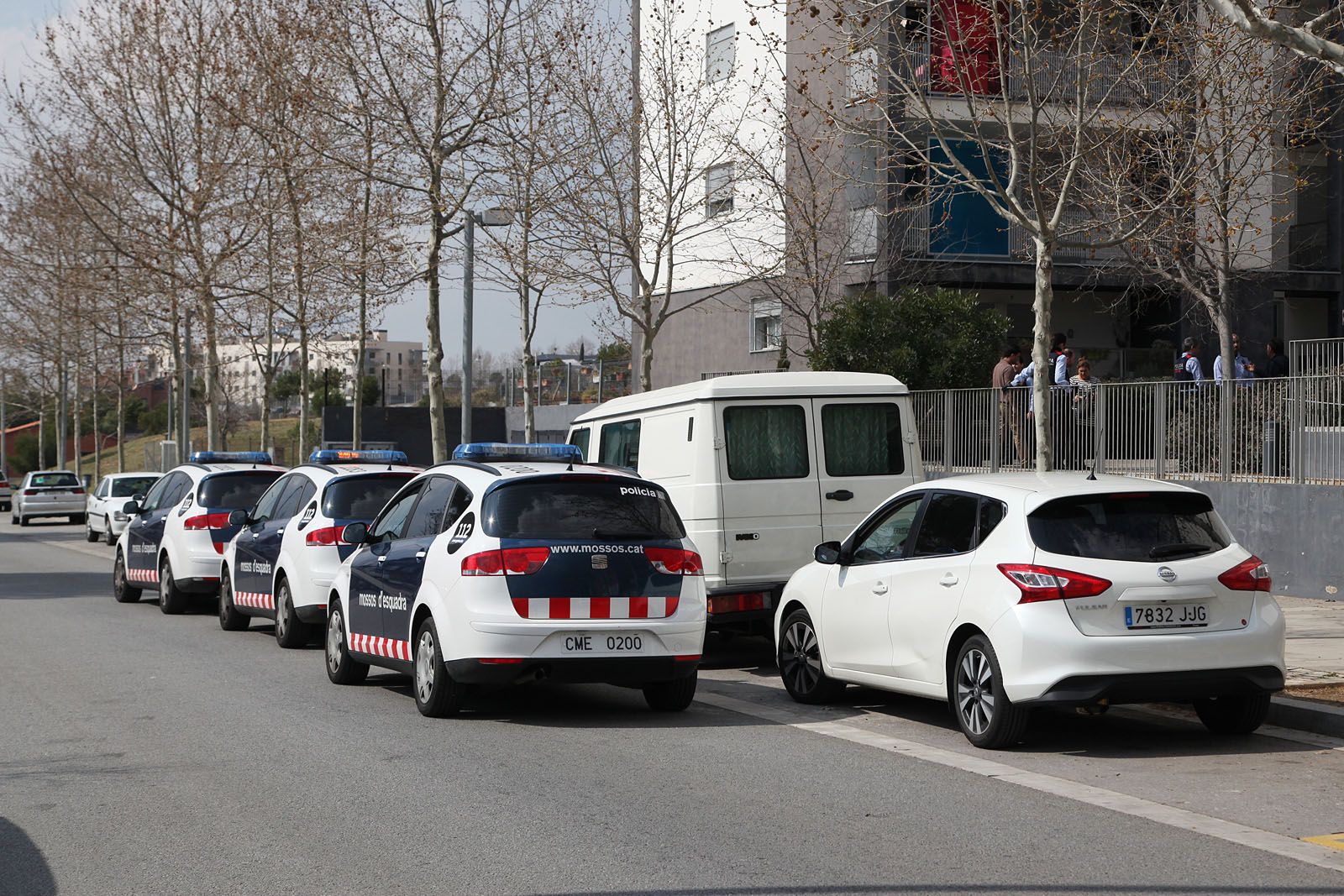 Cotxes dels Mossos d'Esquadra a Sant Cugat FOTO: Lali Puig 
