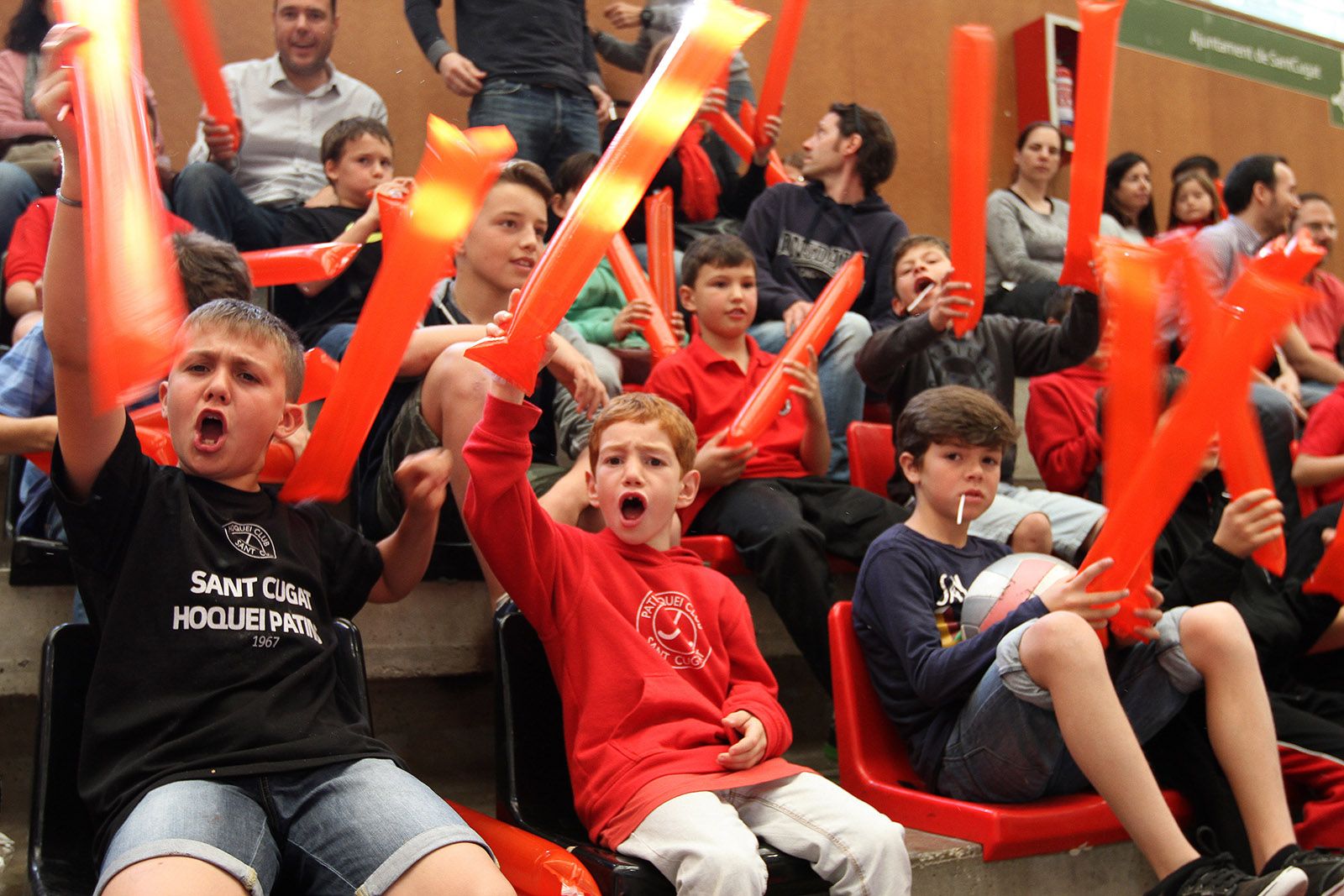 Unes 350 persones, petits i grans, no han parat de donar suport al PHC Sant Cugat FOTO: Haidy Blanch