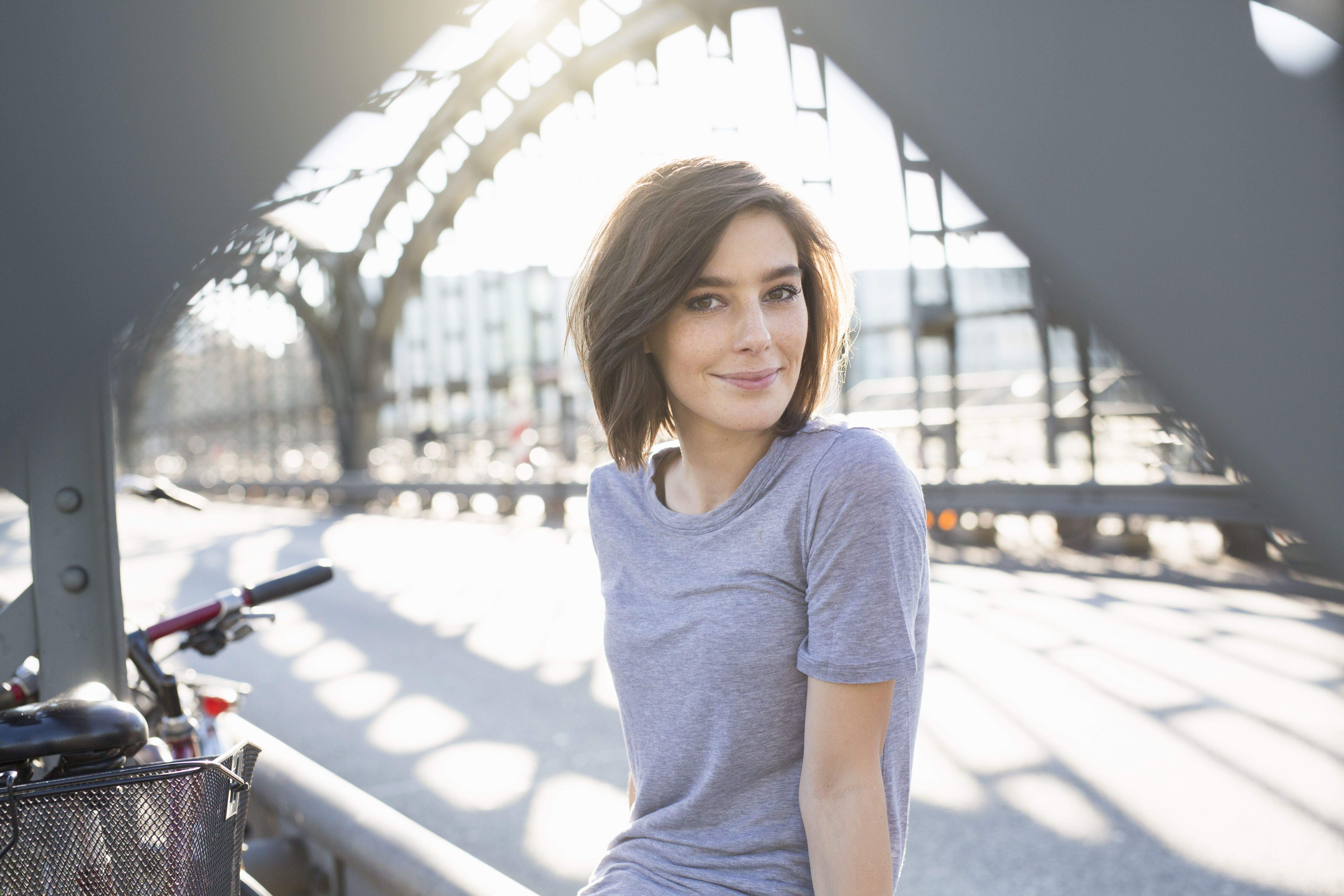 El coll caixa tant pot ser elegant en un vestit com informal en una samarreta