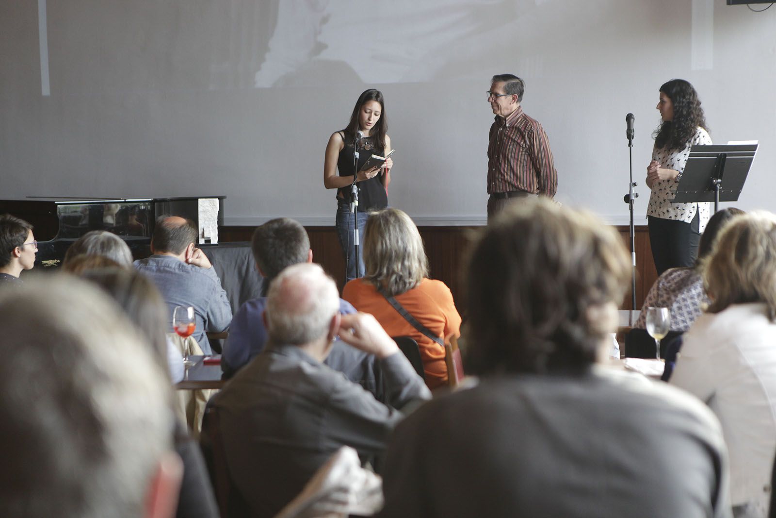 Durant l'acte s'han recitat versos de Gabriel Ferrater FOTO: Artur Ribera Durant l'acte s'han recitat versos de Gabriel Ferrater FOTO: Artur Ribera