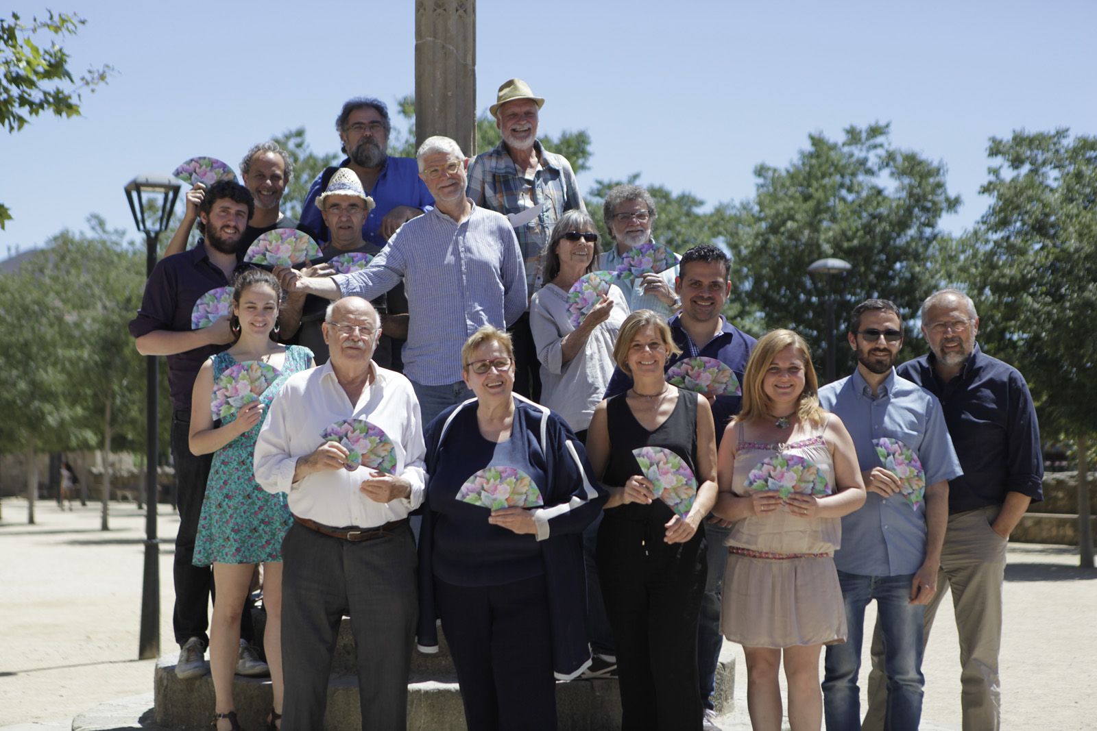 Foto de fam&iacute;lia amb el vano FOTO: Artur Ribera