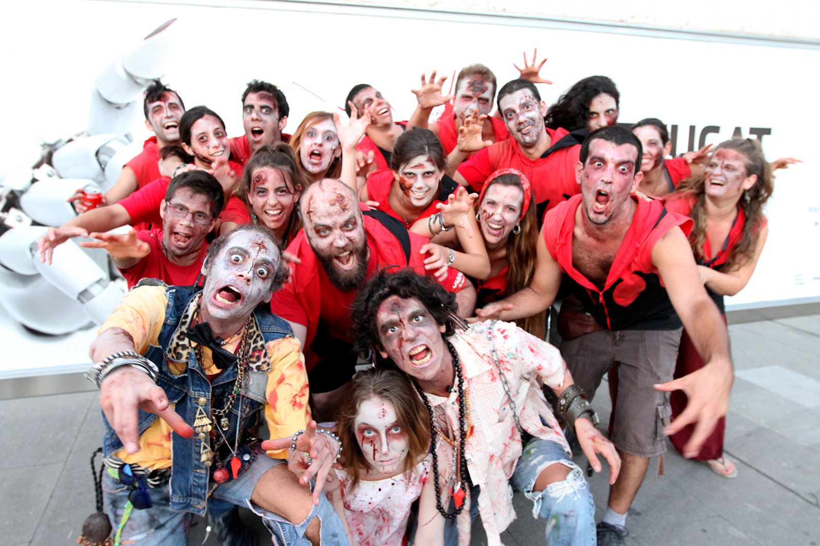 Els zombies preparats per la cercavila FOTO: Haidy Blanch 