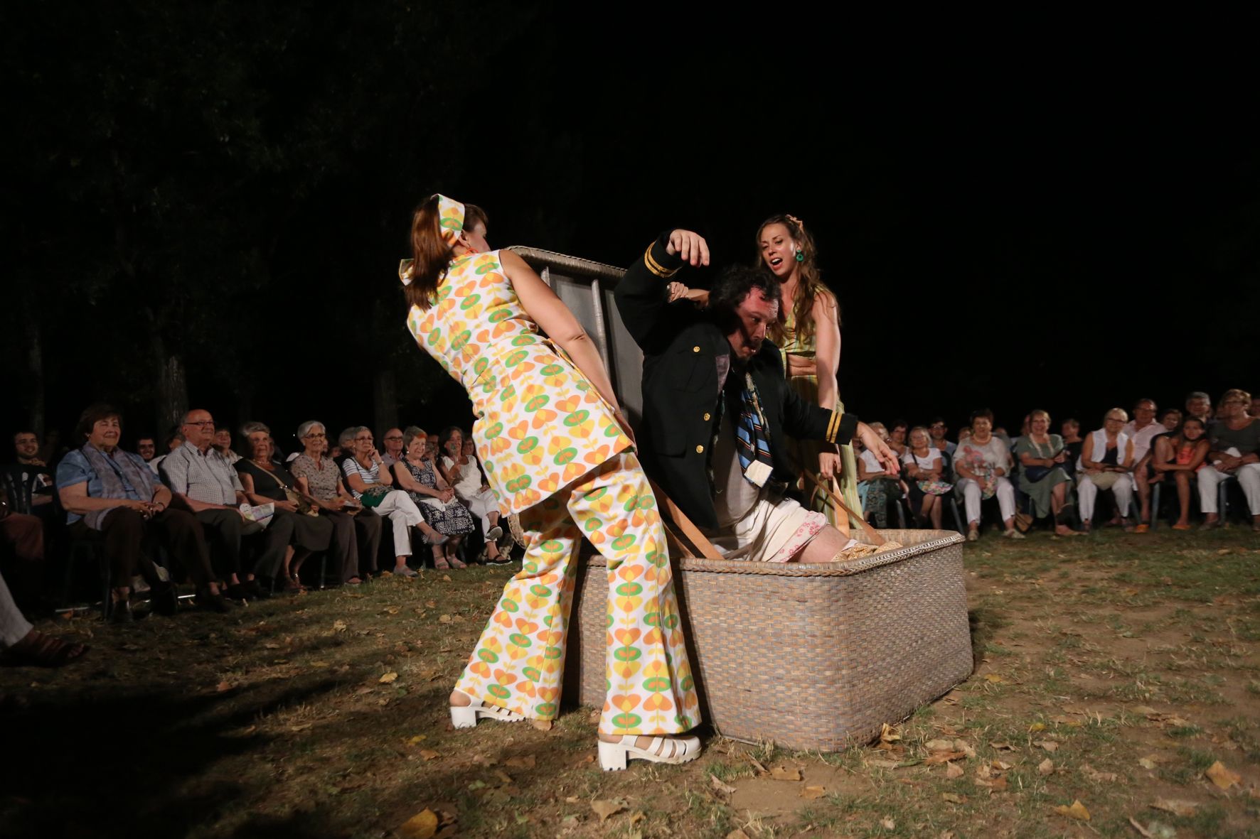 La primera representació es va celebrar al parc de Ramon Barnils FOTO: Lluís Llebot La primera representació es va celebrar al parc de Ramon Barnils FOTO: Lluís Llebot