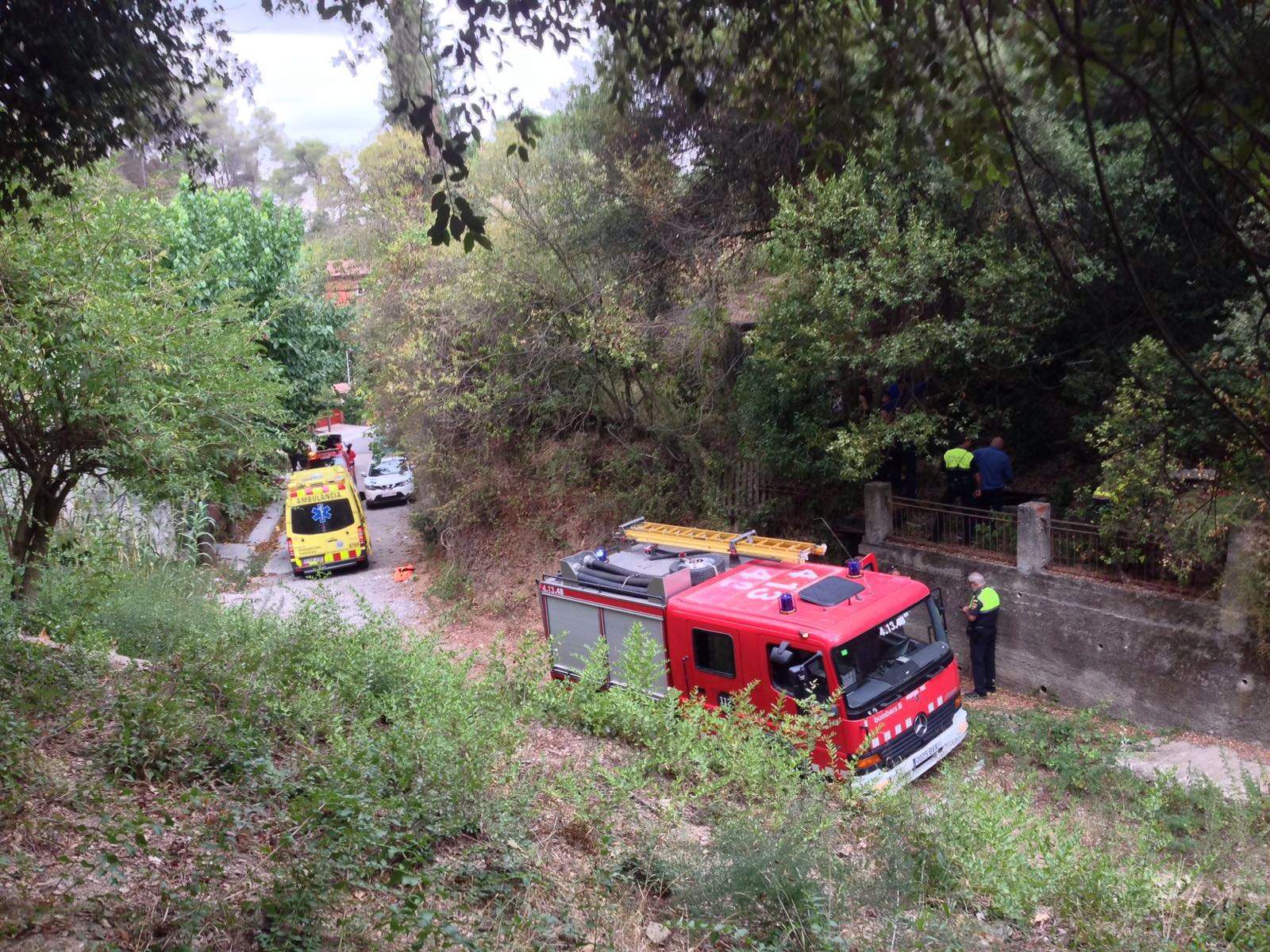 L'accident s'ha produït al carrer de Sandal de la Floresta  FOTO: Artur Ribera