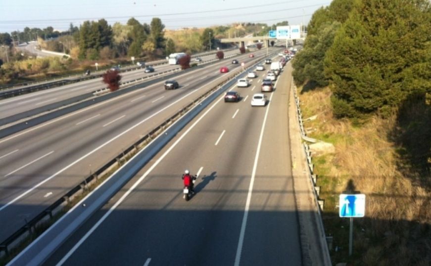 La B30 al pas per Mira-sol FOTO: Arxiu