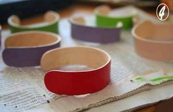 Pulseres pintades i personalitzades. FOTO: Cedida Pulseres pintades i personalitzades. FOTO: Cedida