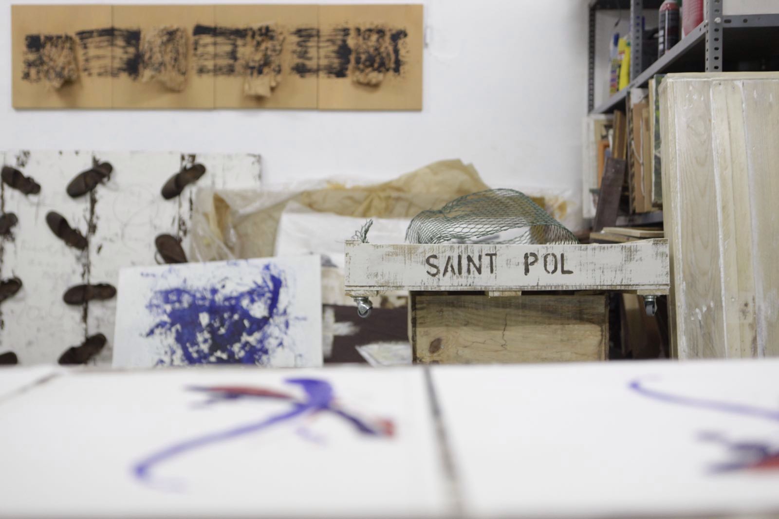 Saint Pol treballa també donant nova vida a objectes reutilitzats FOTO: Artur Ribera Saint Pol treballa també donant nova vida a objectes reutilitzats FOTO: Artur Ribera