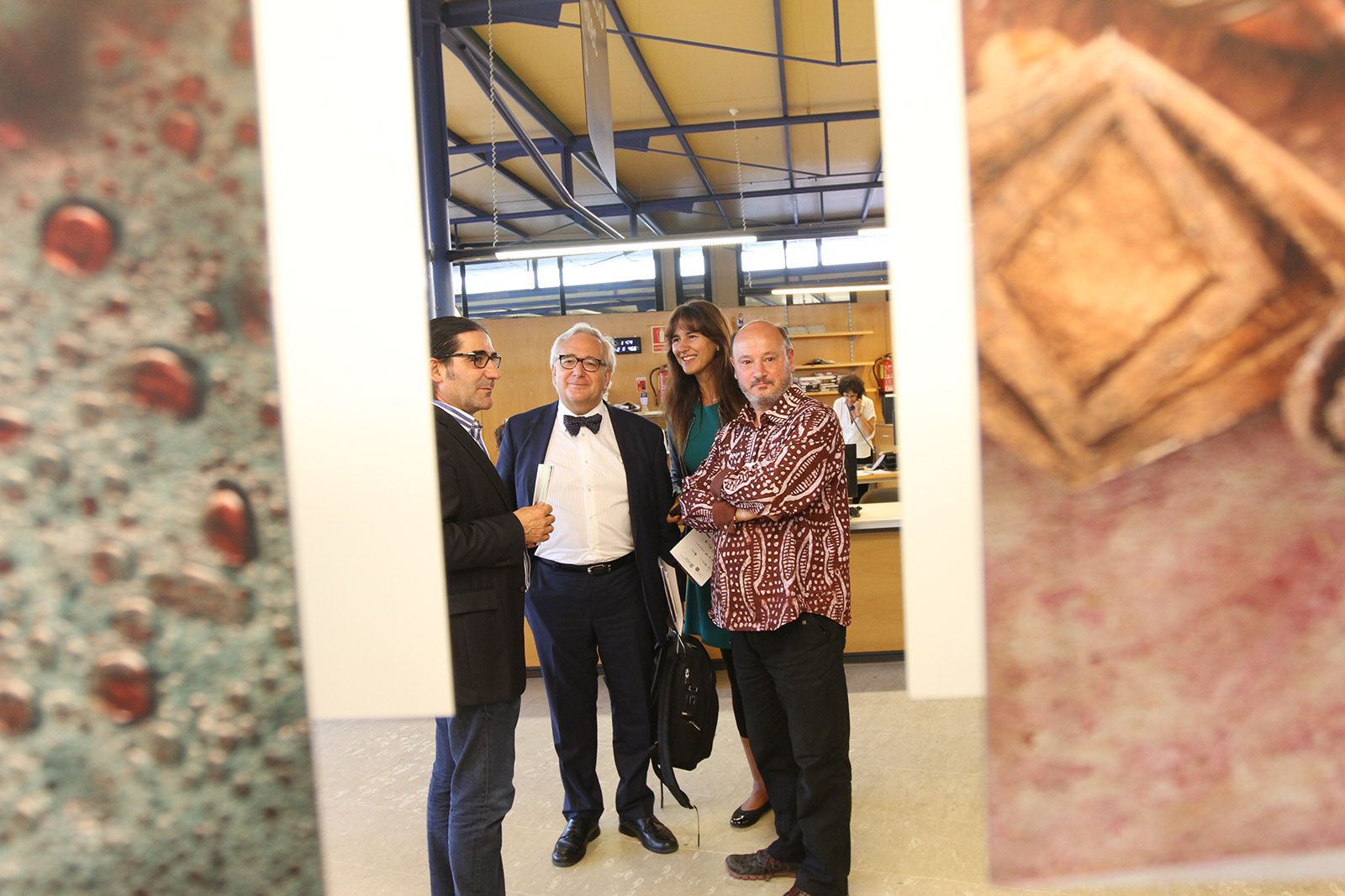 Entre d'altres propostes, es pot visitar l'exposició de Kim Manresa a la Biblioteca Central FOTO: Haidy Blanch Entre d'altres propostes, es pot visitar l'exposició de Kim Manresa a la Biblioteca Central FOTO: Haidy Blanch