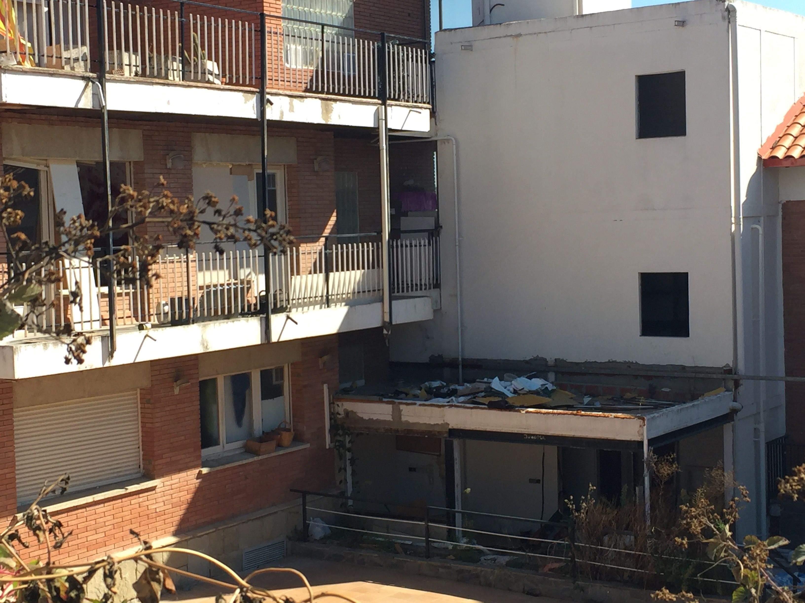 El complex compta amb dos blocs FOTO: Bernat Bella