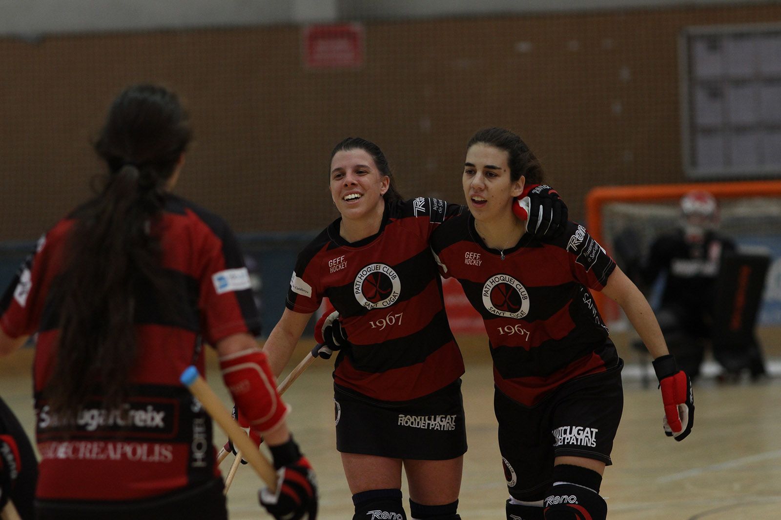 El PHC Sant Cugat, celebrant un dels dos gols d'Ester Ferrer. FOTO: Haidy Blanch