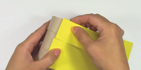 Intenta que els materials quedin ben enganxats FOTO: Cedida Intenta que els materials quedin ben enganxats FOTO: Cedida