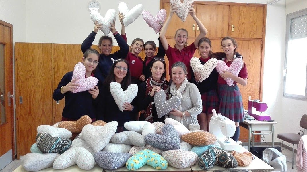 El taller de coixins ha tingut molt dèxit FOTO: Laura Pons (La Vall)