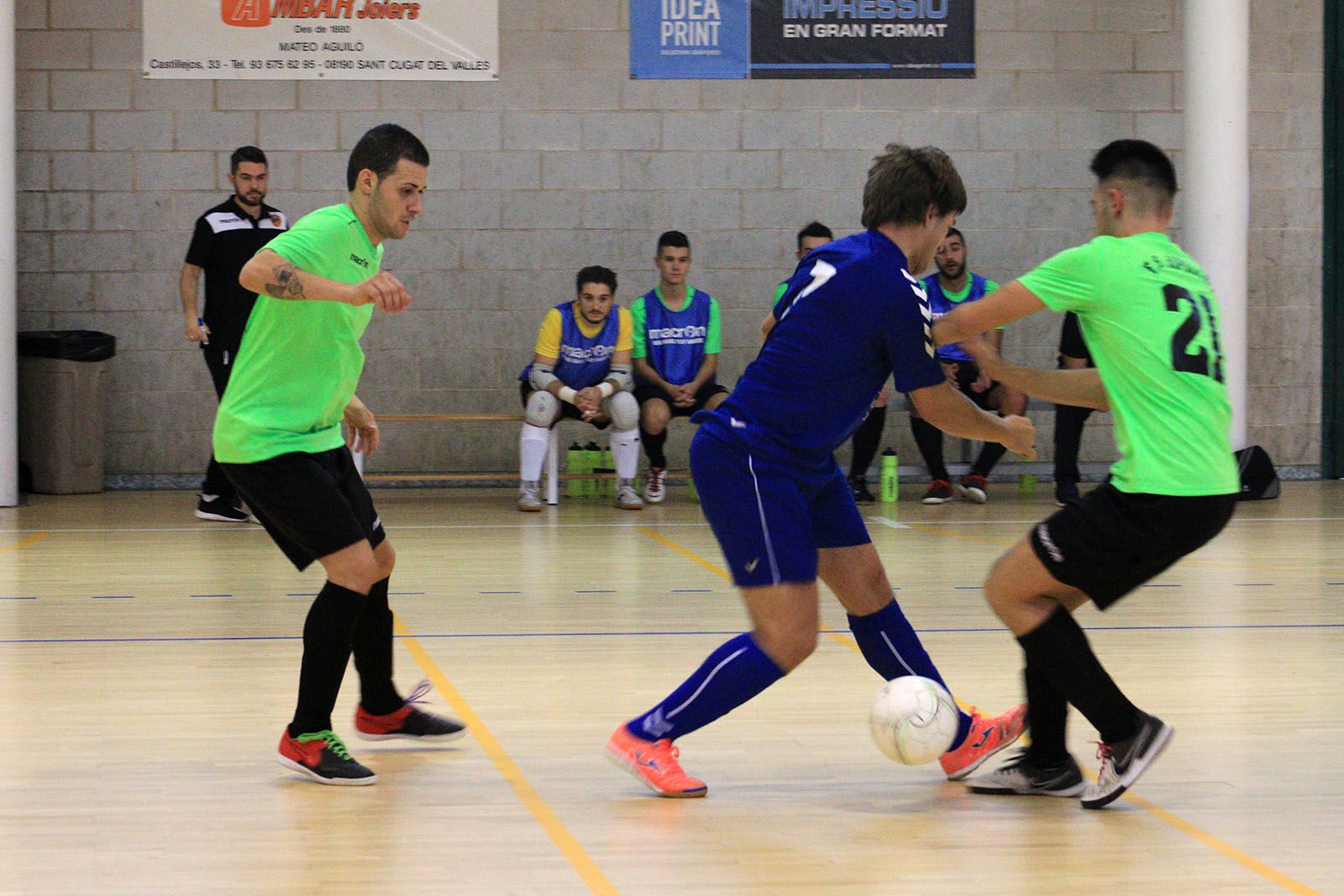 El florestà Edu, en una acció del partit. FOTO: Lali Álvarez El florestà Edu, en una acció del partit. FOTO: Lali Álvarez