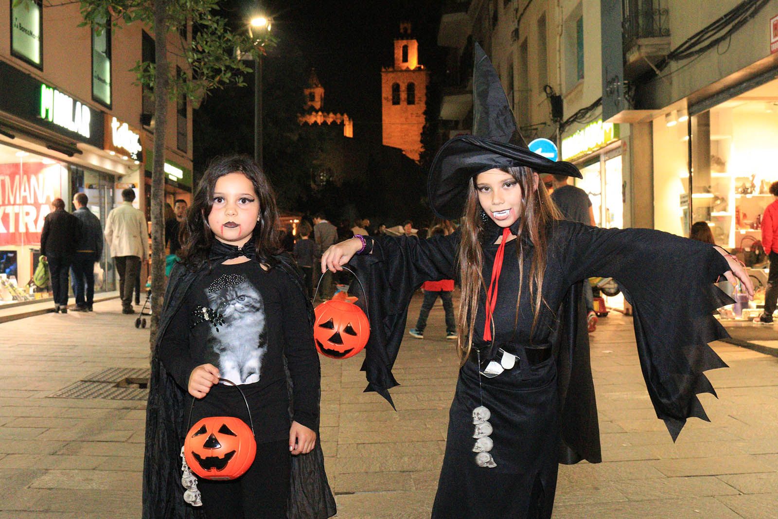 Les bruixes han sortit per Halloween FOTO: Lali &Aacute;lvarez 