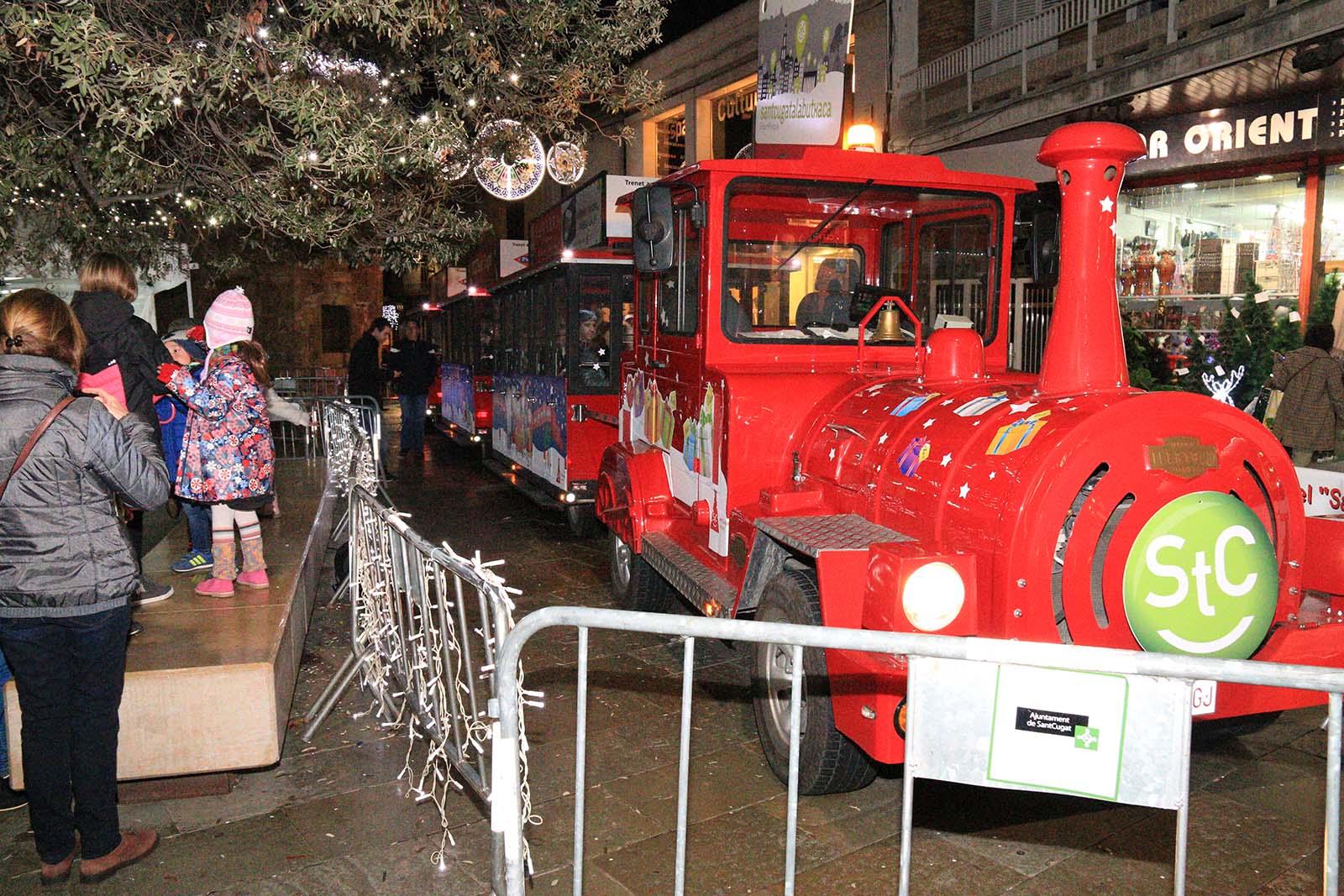 Enguany, la parada del trenet està a la plaça d'Octavià. FOTO: Lali Álvarez