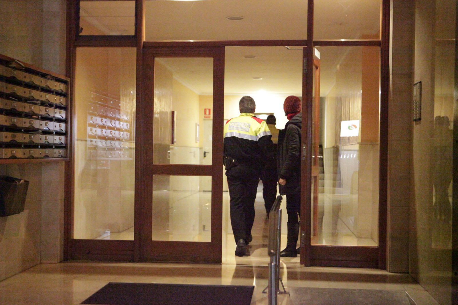 Quatre dotacions de Bombers s'han desplaçat al lloc dels fets FOTO: Artur Ribera