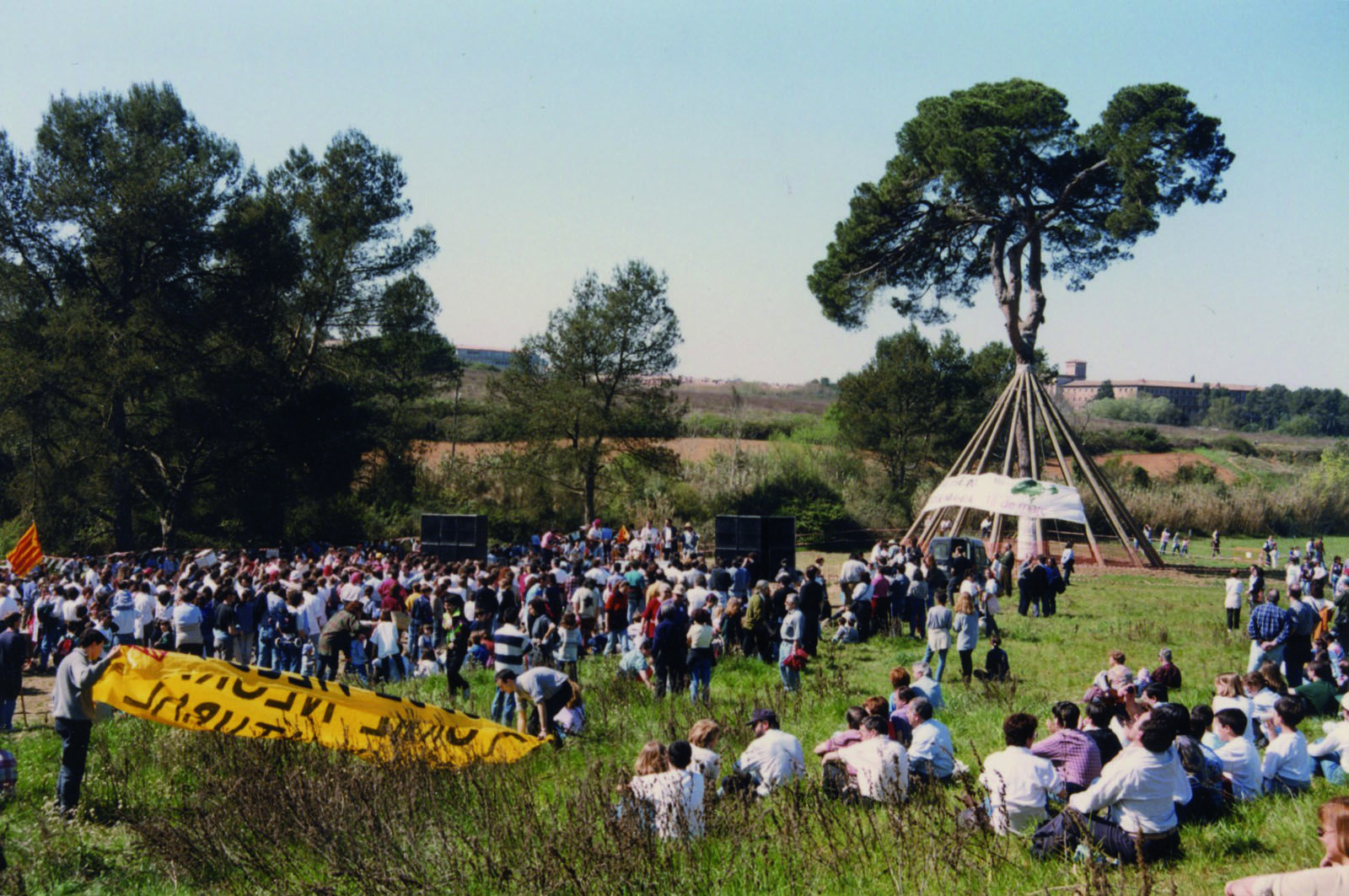 Marxa unitaria per la recuperacio de Torre Negra (marçdel 1997), després de l'atac al Pi d'en Xandri FOTO: Xavier Larrosa