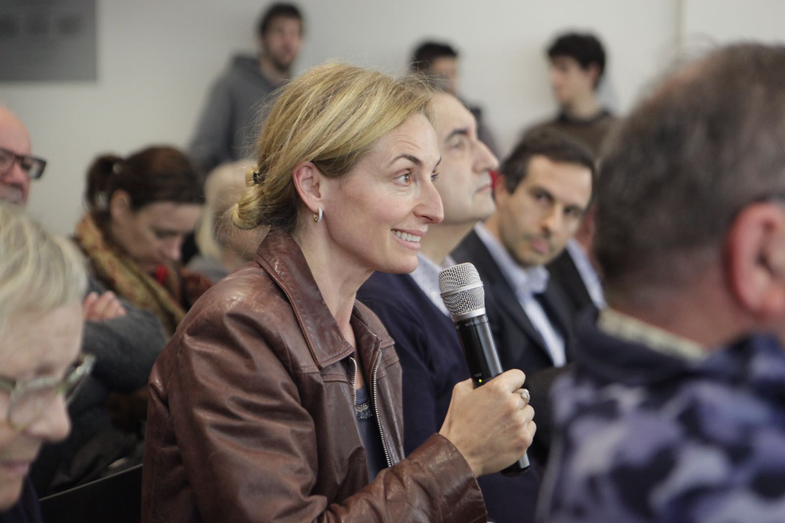 Marta Andreu defensat l'arbrat de l'eixample  FOTO: Artur Ribera