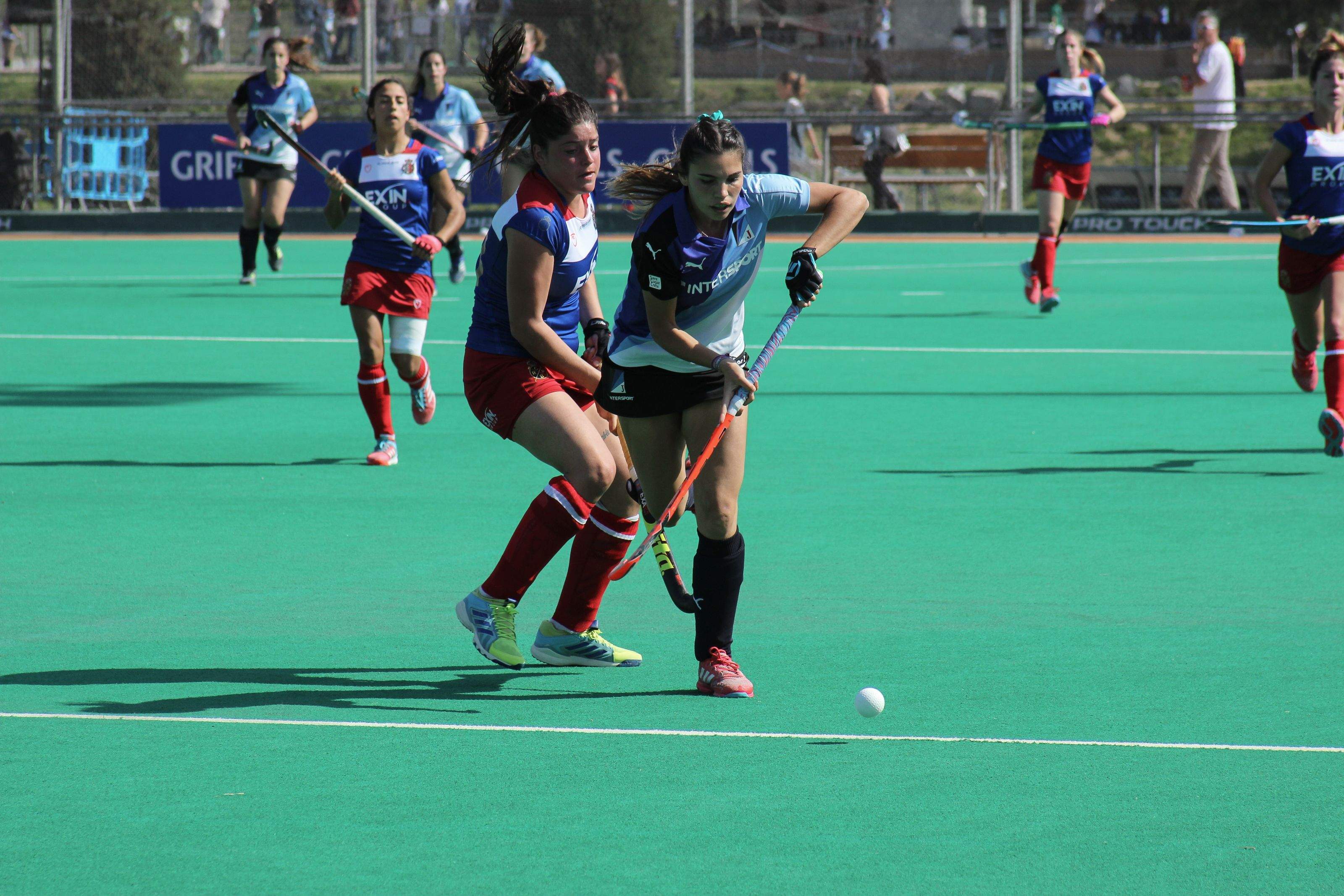 Anna Gil, en una acci&oacute; del Junior Fc-RC Polo. FOTO: Ale G&oacute;mez