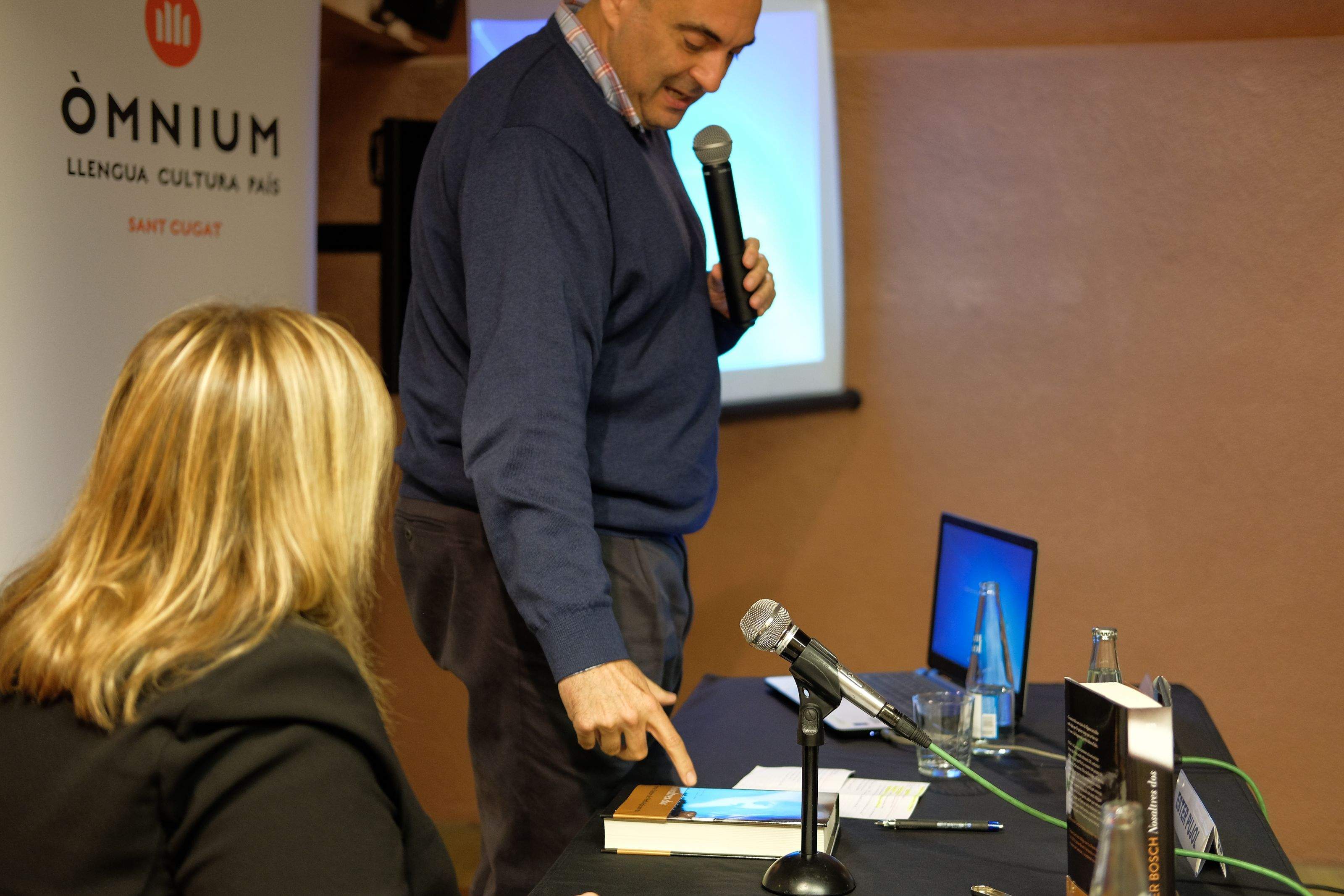 El llibre està a la venda a les llibreries FOTO: Ale Gómez El llibre està a la venda a les llibreries FOTO: Ale Gómez